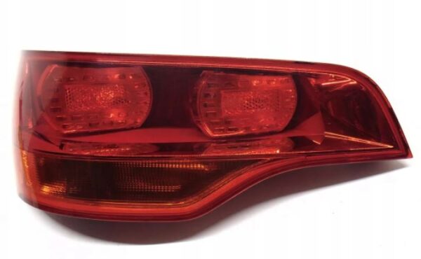 Задній ліхтар Audi Q7 4L правий