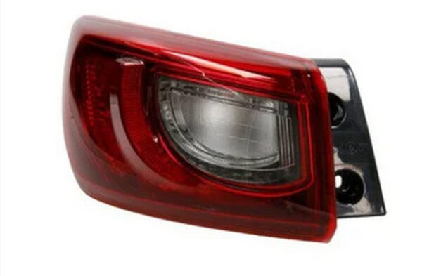 Задній ліхтар зовнішній лівий Mazda CX3 2015+