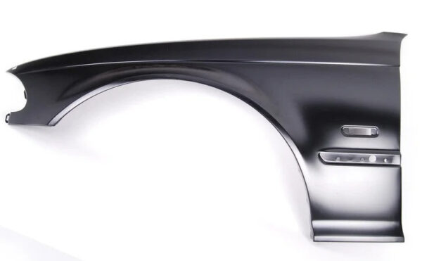 Переднє праве крило BMW 3 E46 2001-2005