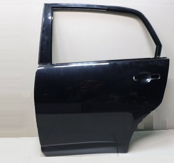 dveri-na-avto-095 Задні праві двері Nissan Tiida 2005-2012 Європа / Арабка