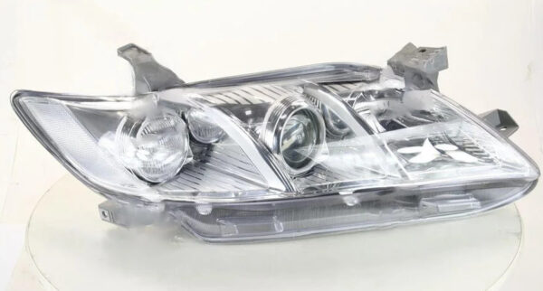 farafonar1048 Права фара Toyota CAMRY 2006+