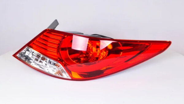 Задній ліхтар правий Hyundai ACCENT 2011+