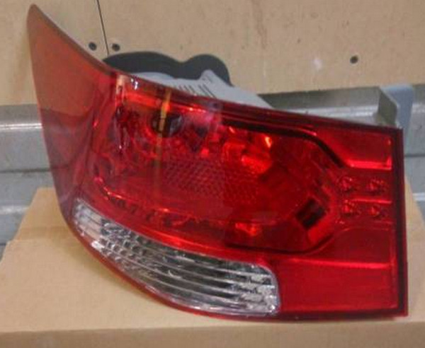Задній ліхтар лівий у крилі KIA CERATO 2009-2012 Cедан