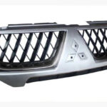 Радіаторна решітка Mitsubishi Pajero Sport 2004-2008 чорна з хром рантом FP 3737 950
