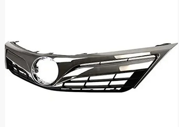 Радіаторна решітка Toyota Camry XV50 LE 2011-2014 Америка з хромом молдингами чорна