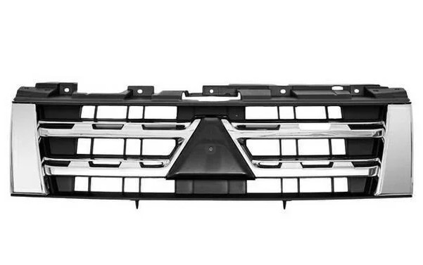Радіаторна решітка Mitsubishi Pajero 4 2012-2014 хром-чорна