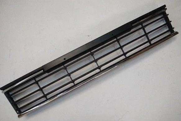 nakladka1369 Решітка в бампер Volkswagen Passat B7 Європа 2010-2014 середня