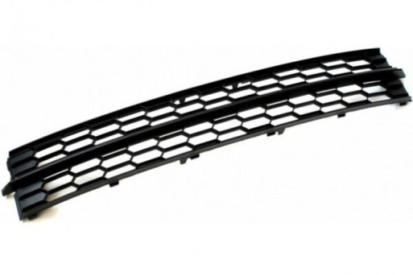 Решітка в бампер середня Skoda RAPID 2013-