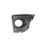 Решітка в бампер права Toyota COROLLA 2013+ GS 7037 D304-X