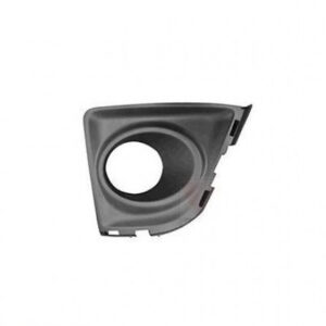 reshetka-om147 Решітка в бампер права Toyota COROLLA 2013+