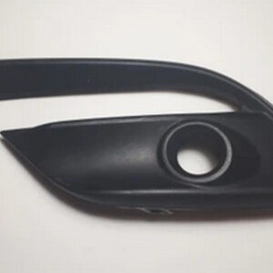 Решітка в бампер права MAZDA 3 2017+