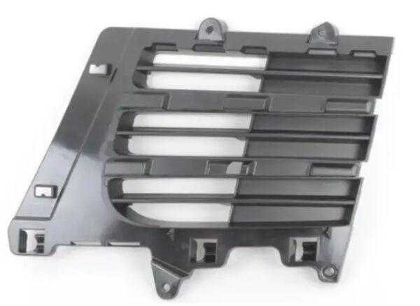 Решітка в бампер переднього права Porsche Cayenne S 2007-2010