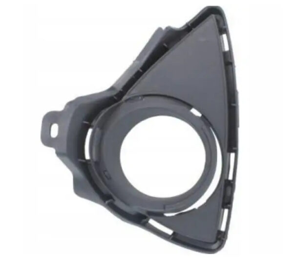 Решітка в бампер переднього права Toyota Auris 2012-2015