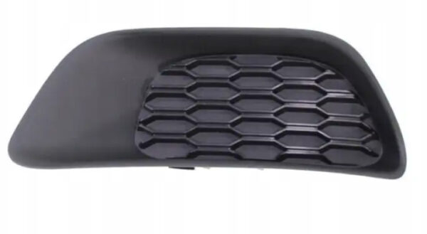 Решітка в бампер переднього ліва Dodge Grand Caravan / Chrysler Voyager / Town & Country 2011+