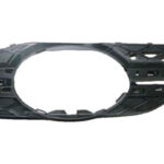 Решітка в бампер (рамка) права Mercedes 211 E-Class 2006-2009 FP 4610 902