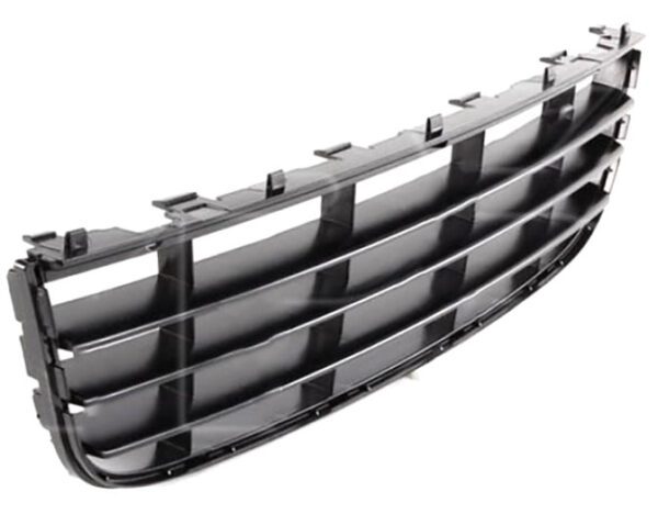 reshitka-na-avto-390 Середня Решітка в бампер Volkswagen Golf 5 Variant 2007-2009 / Jetta 5 2005-2010