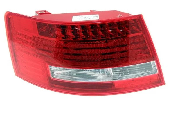 Задній ліхтар правий Audi A6 C6 до 2008 зовнішній